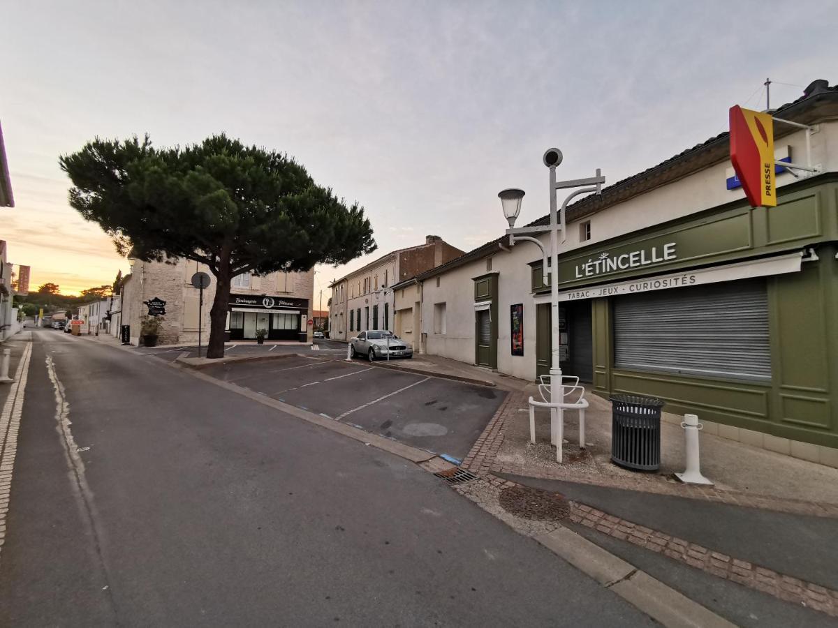 Charmant appartement dans centre Meschers/Gironde Extérieur photo